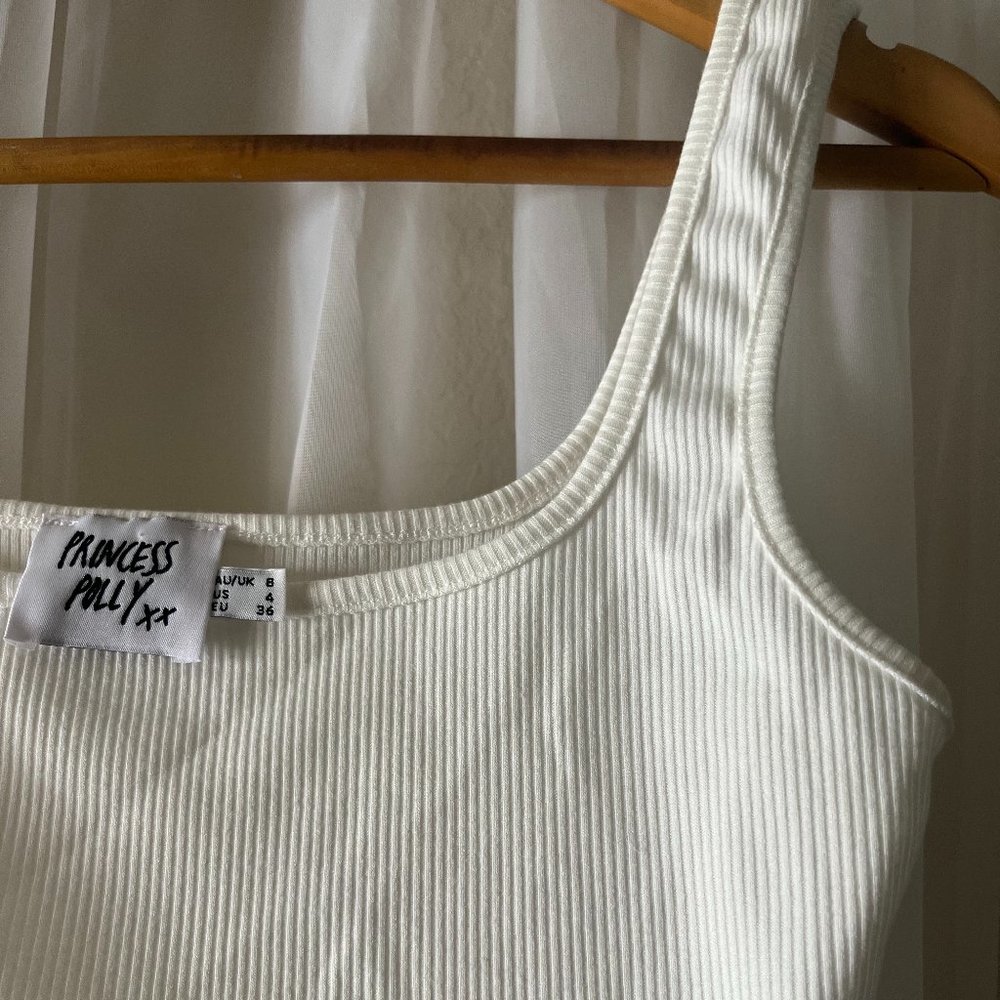 Cropped Tank Top - Picture 8 of 9